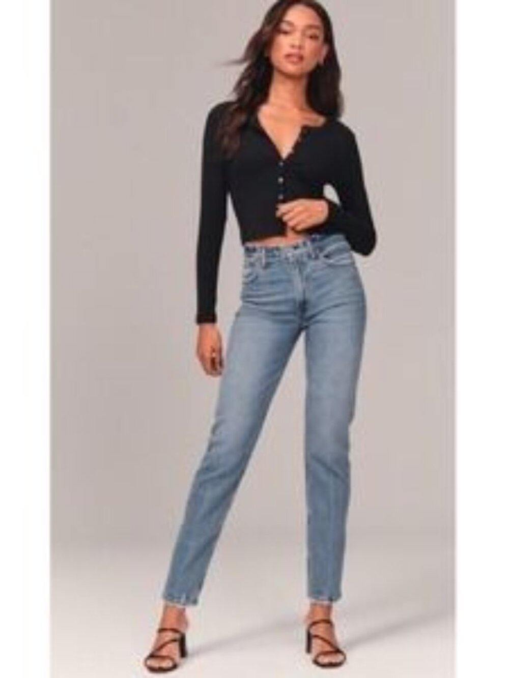 Abercrombie & Fitch The Mom High Rise Jeans Light Wash Denim Size 30/10